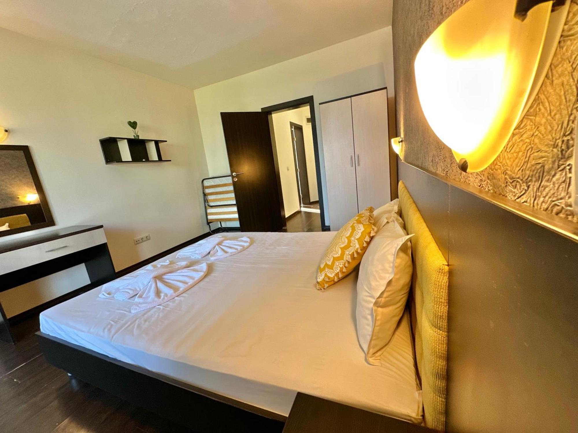 Menada Imperial Heights Villas サニービーチ エクステリア 写真