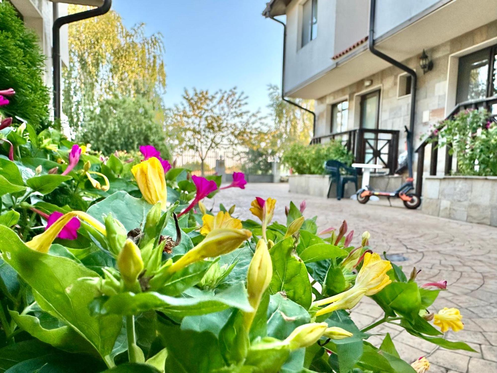 Menada Imperial Heights Villas サニービーチ エクステリア 写真