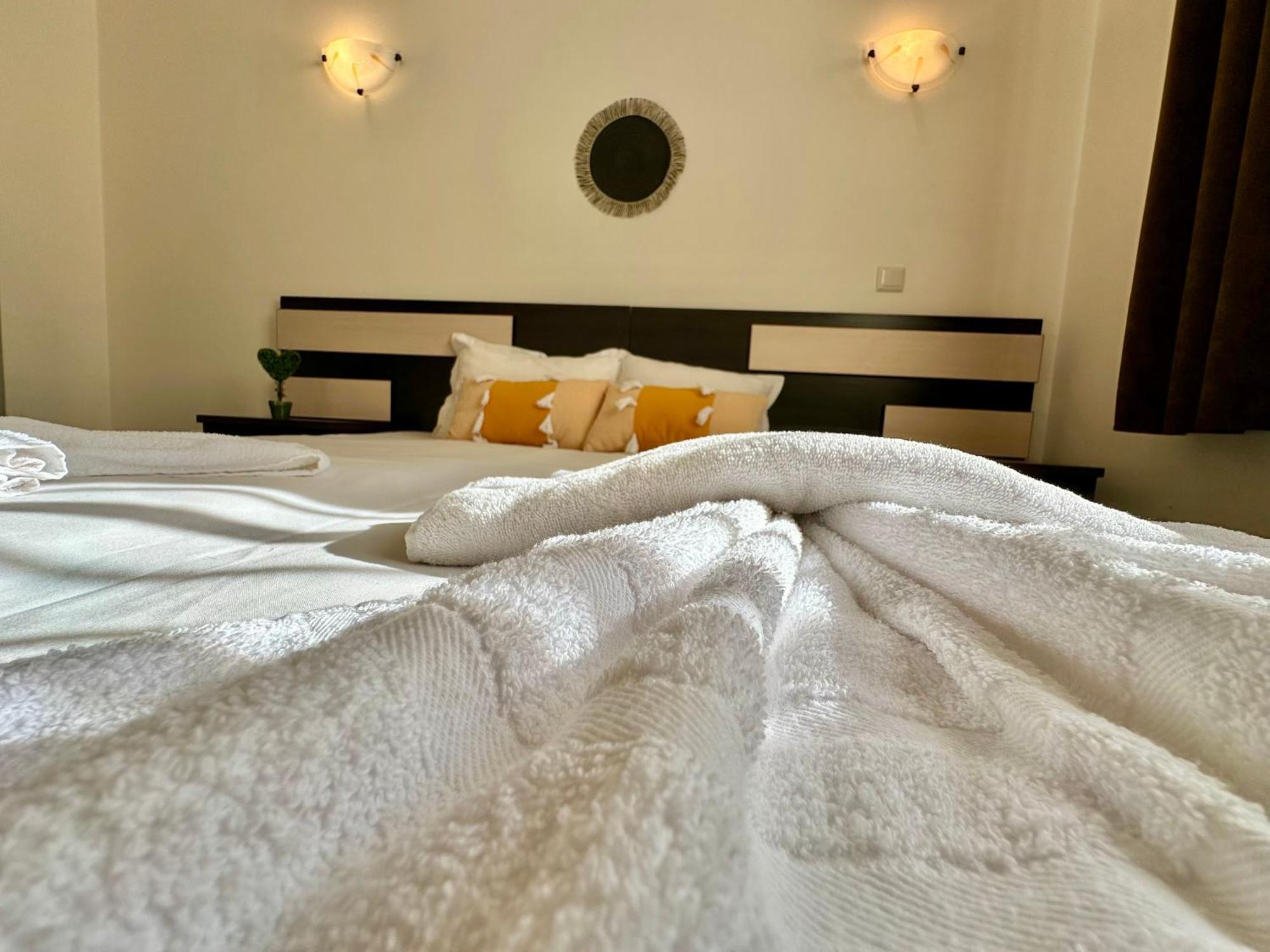 Menada Imperial Heights Villas サニービーチ エクステリア 写真