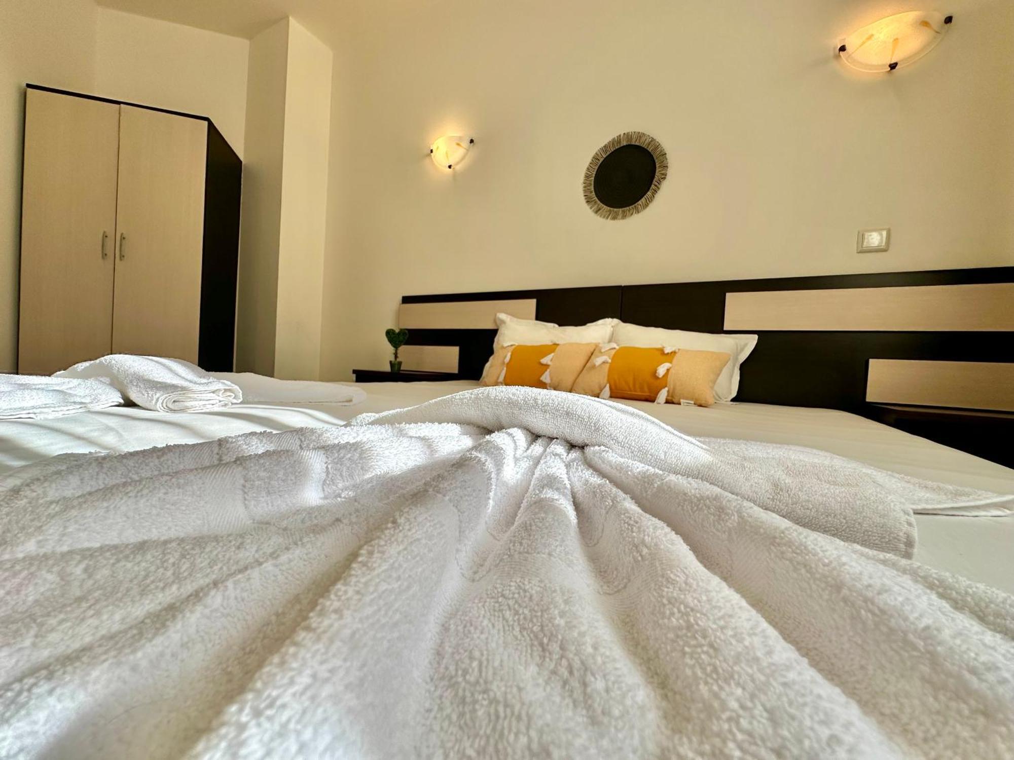 Menada Imperial Heights Villas サニービーチ エクステリア 写真